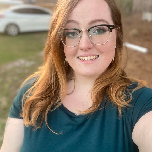 Meet your Posher, Heather - Picture 1 of 1